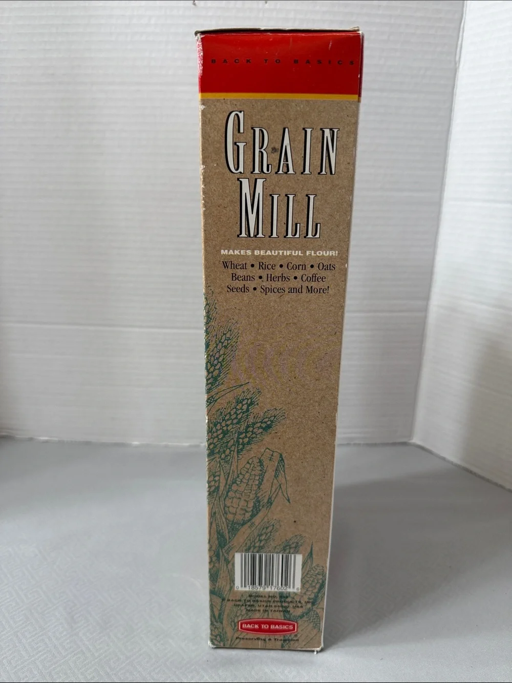 Vtg  Back to Basics Manual Hand Crank Wood Handle Grain Mill Grinder Model #555